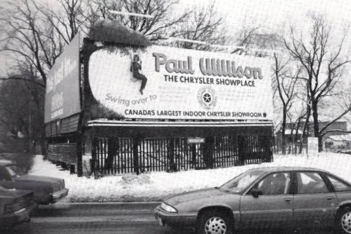 The Swinging Lady of Golden Mile